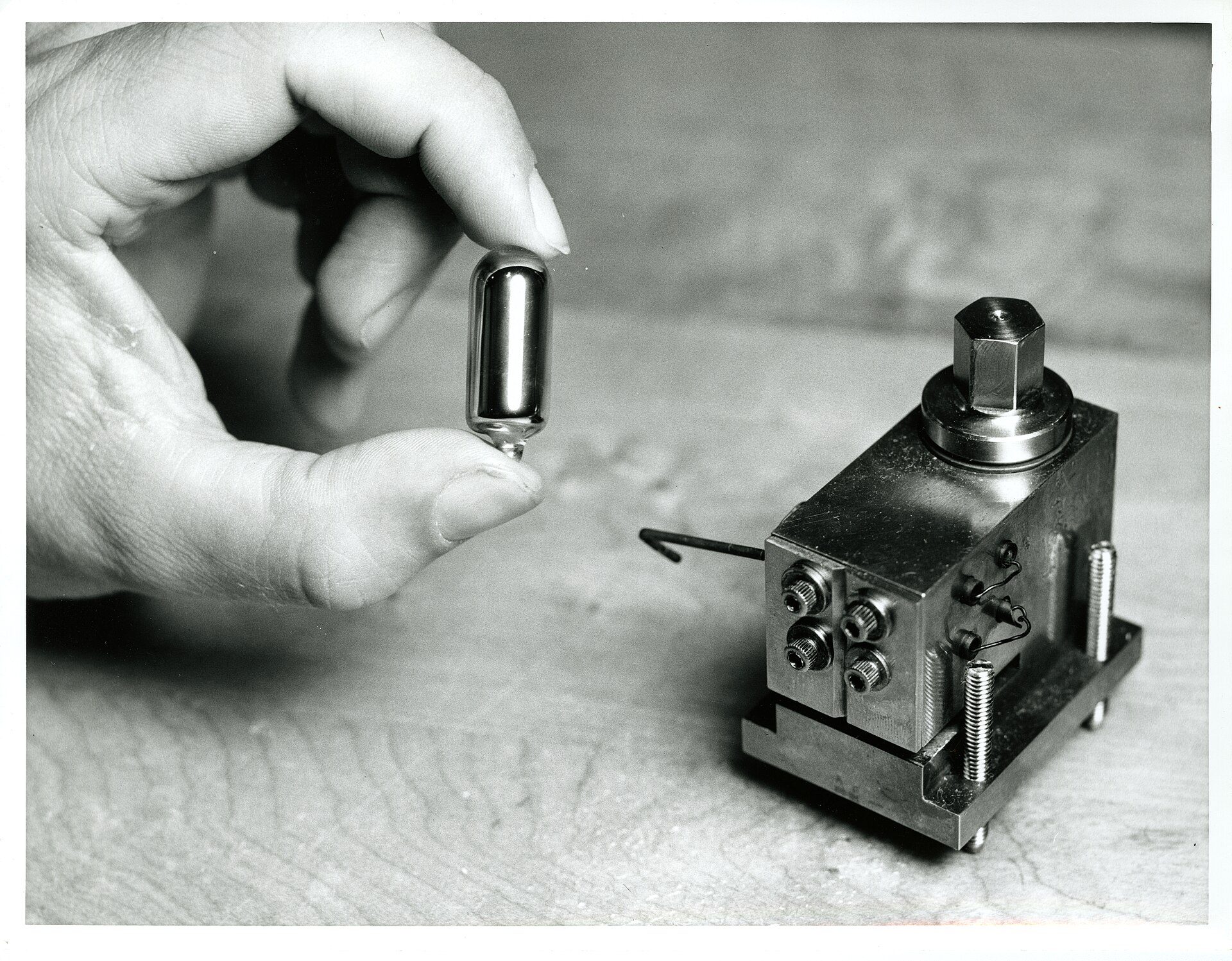 A caesium atomic frequency standard in a laboratory